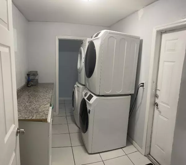 Deerfield Beach, FL 33441,548 NW 2nd WAY A5