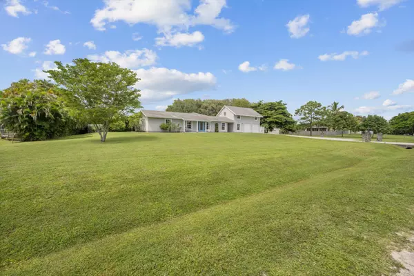 Palm Beach Gardens, FL 33418,16185 N 72nd DR