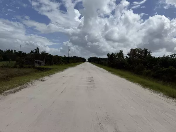 Okeechobee, FL 34972,15723 NW 304th ST