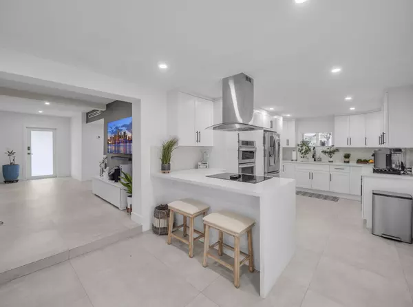 North Miami, FL 33161,520 NE 135th ST