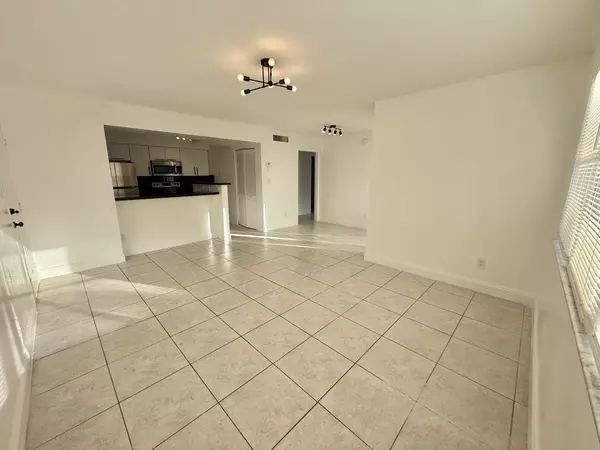 Hollywood, FL 33021,530 S Park RD 16-11