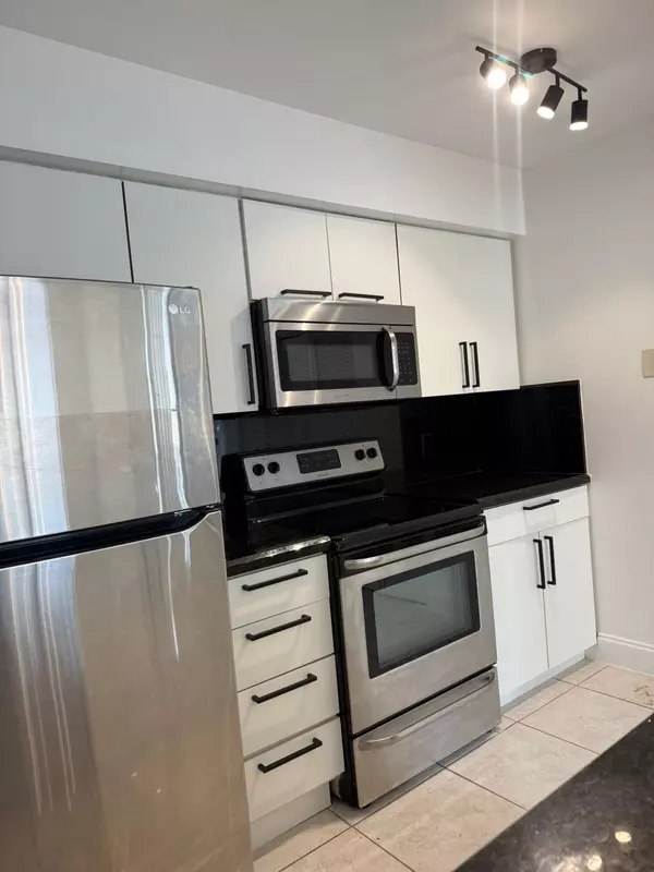 Hollywood, FL 33021,530 S Park RD 16-11