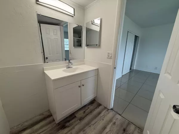 Coral Springs, FL 33065,3760 NW 115th WAY 12-2