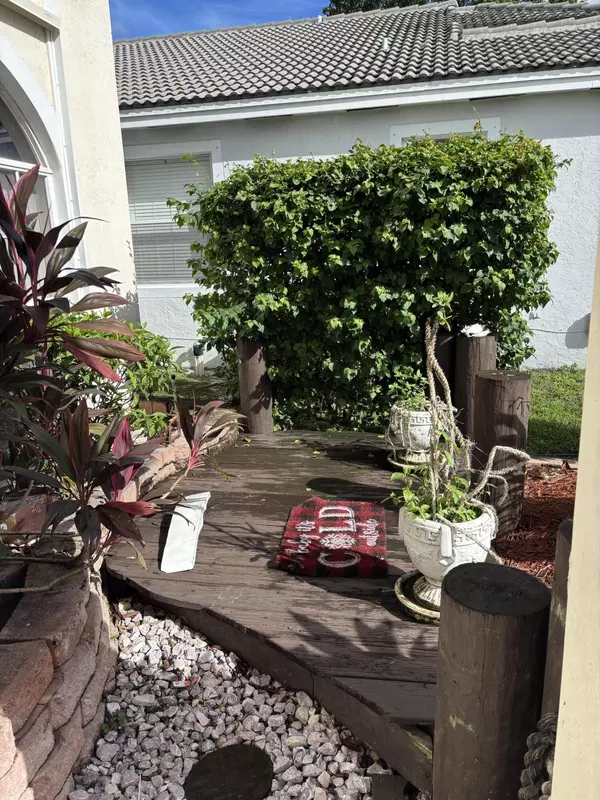 Margate, FL 33063,3173 Dogwood LN