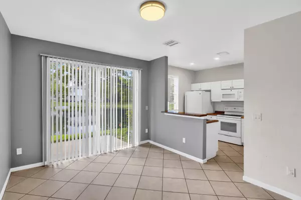 Riviera Beach, FL 33404,991 Abaco LN