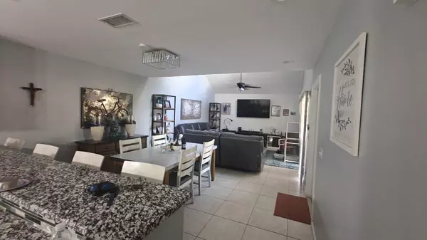 Port Saint Lucie, FL 34952,1100 SE Mitchell AVE 401