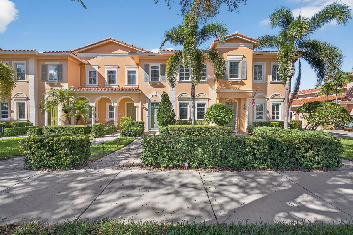 Jupiter, FL 33458,555 Dakota DR