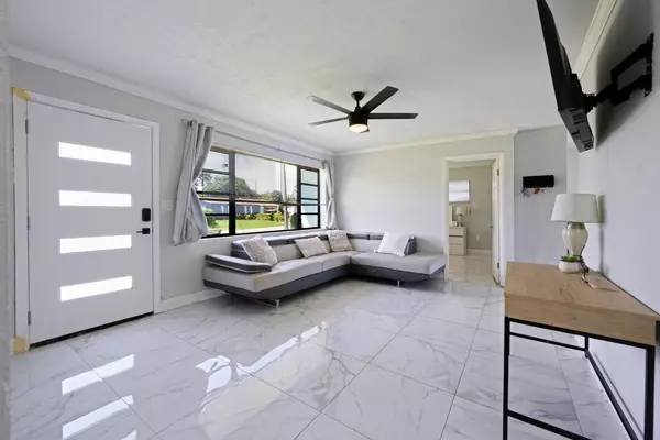 Riviera Beach, FL 33404,310 W 16th WAY