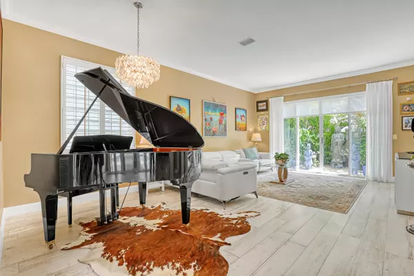 2076 Cezanne RD, West Palm Beach, FL 33409