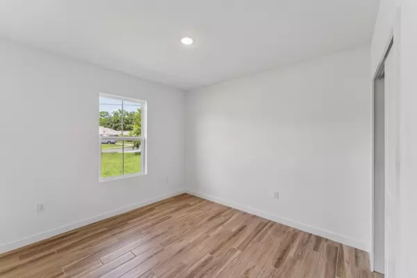 Port Saint Lucie, FL 34953,808 SW Trouville AVE 47