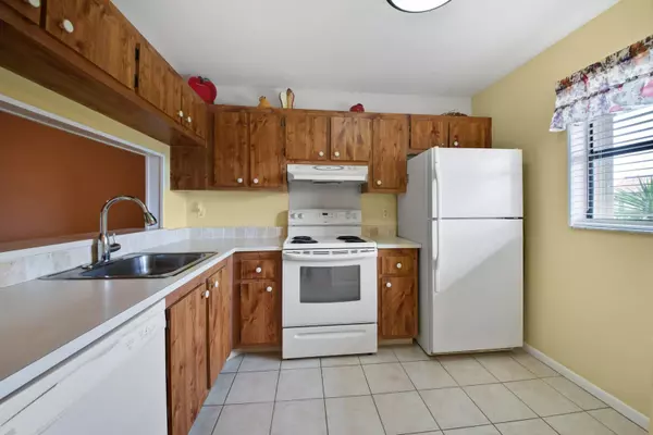 Lake Worth, FL 33467,7118 Golf Colony CT 205