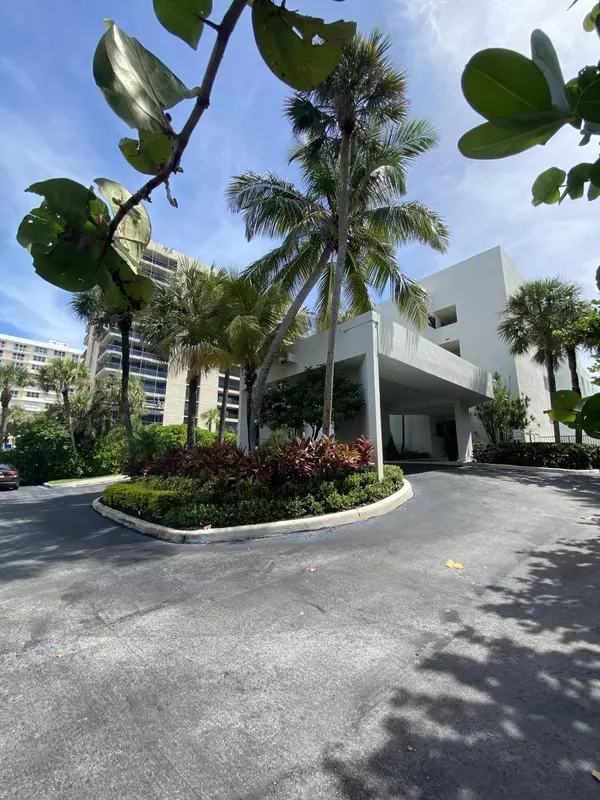 Juno Beach, FL 33408,420 Celestial WAY 106