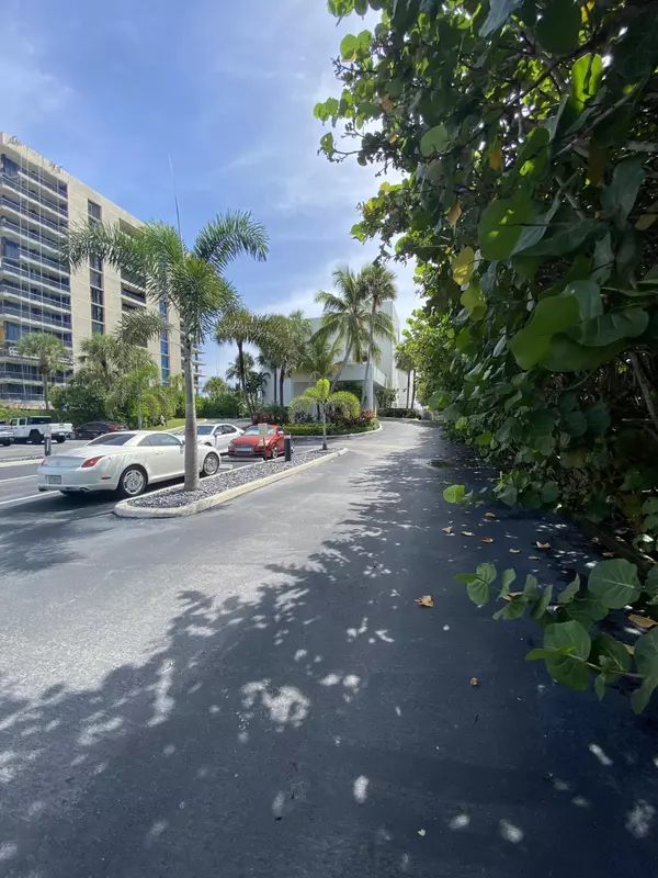 Juno Beach, FL 33408,420 Celestial WAY 106