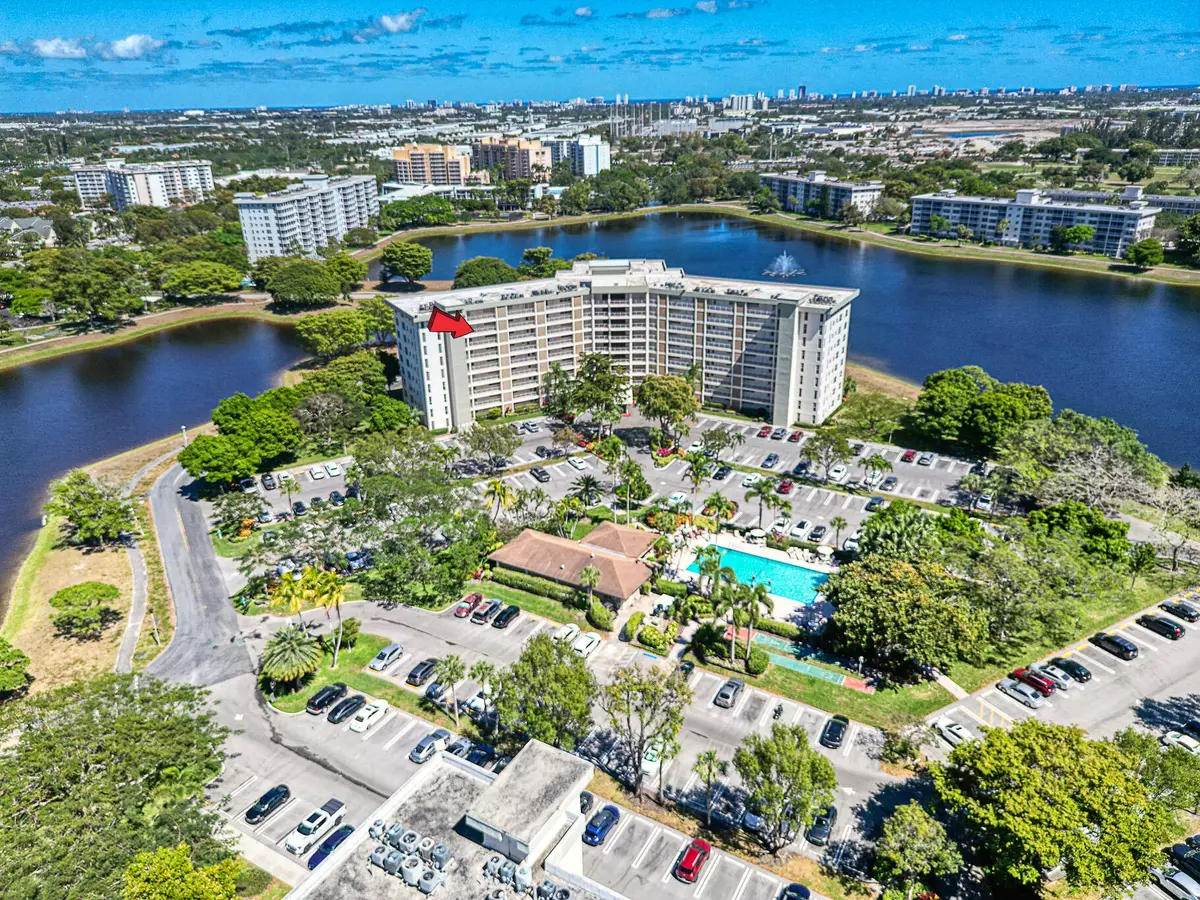 Pompano Beach, FL 33069,2940 N Course DR 811
