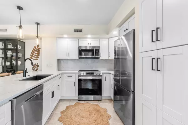 West Palm Beach, FL 33407,1801 N Flagler DR 729