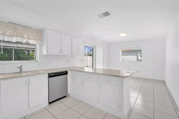 Boca Raton, FL 33428,10985 Christopher AVE