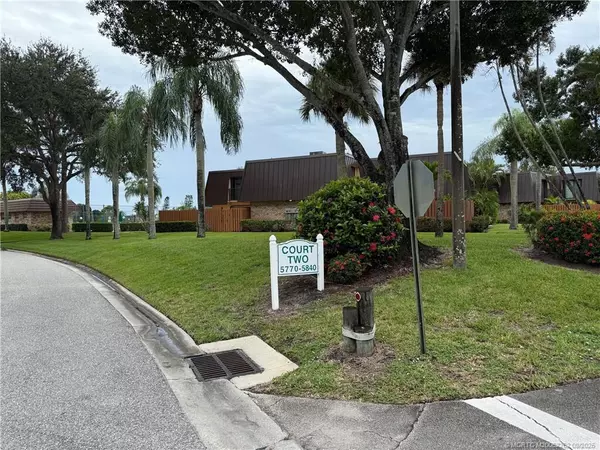 Stuart, FL 34997,5818 SE Windsong LN 212