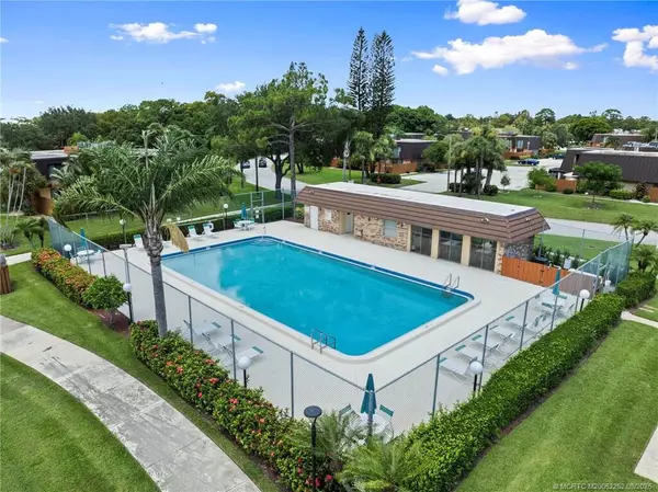 Stuart, FL 34997,5818 SE Windsong LN 212