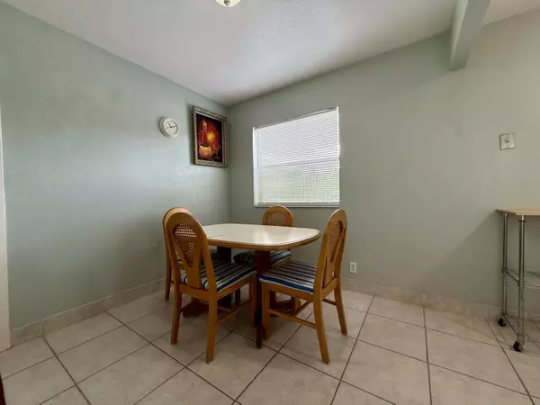 Delray Beach, FL 33446,337 Saxony H