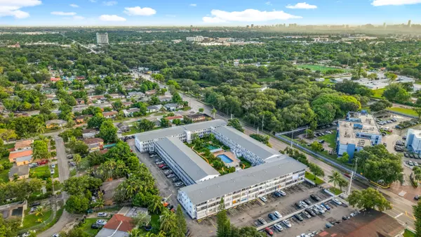 Miami, FL 33162,15610 NE 6th AVE 37b