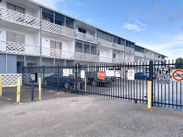 Miami, FL 33162,15610 NE 6th AVE 37b