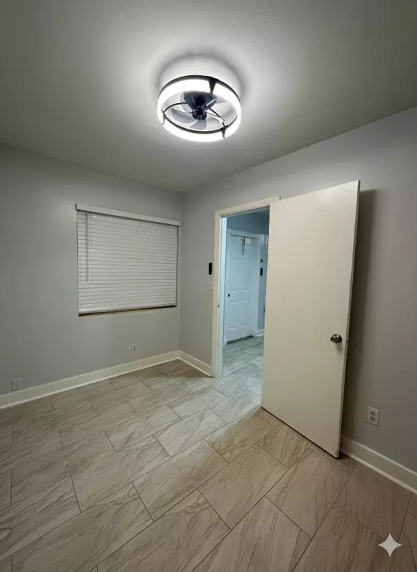 Riviera Beach, FL 33404,178 E 27th ST 3