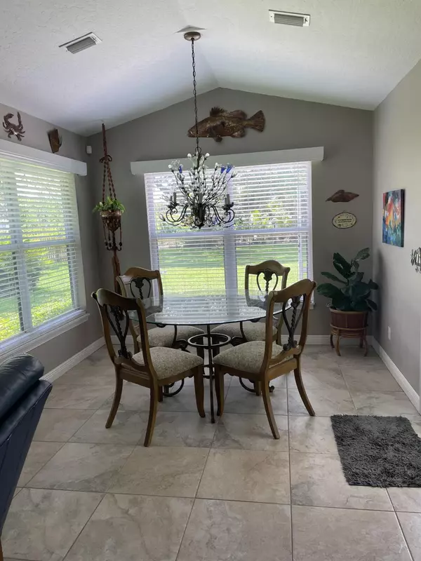 Sebastian, FL 32958,717 W Fischer CIR