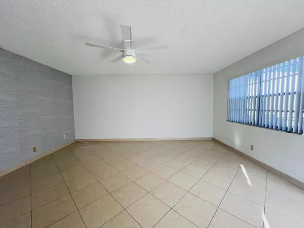 Delray Beach, FL 33484,82 Normandy B