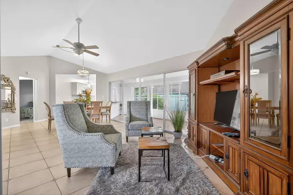 Jupiter, FL 33477,1127 E Seminole AVE 8a