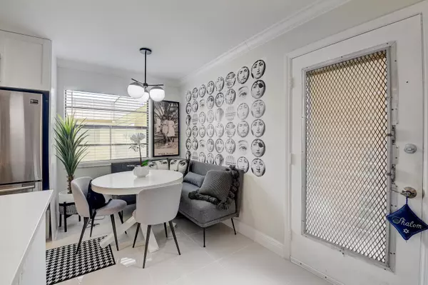 Delray Beach, FL 33484,274 Capri F