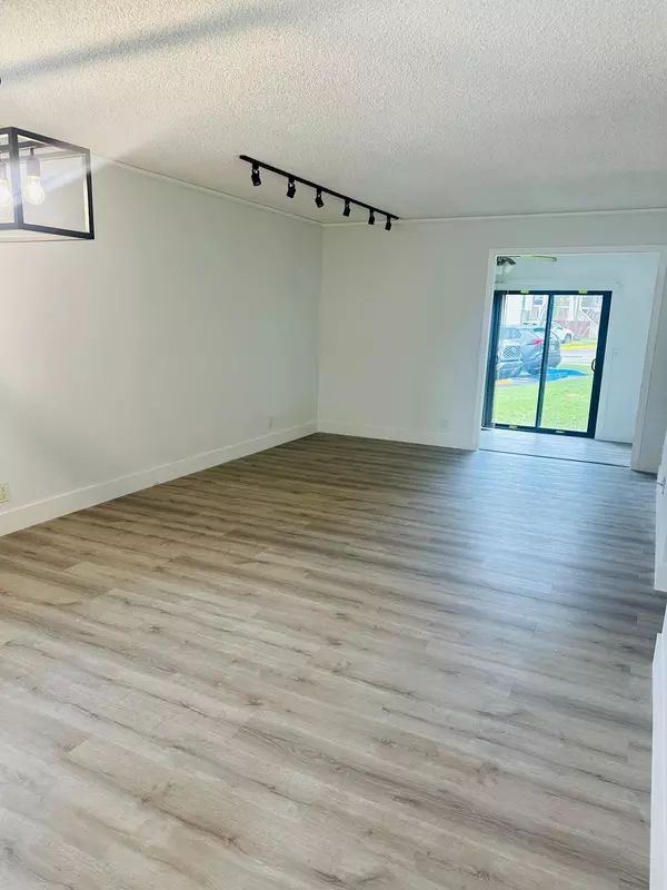 North Lauderdale, FL 33068,7951 Southgate BLVD F1