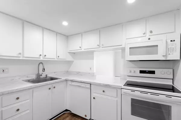 470 Executive Center DR 5k, West Palm Beach, FL 33401
