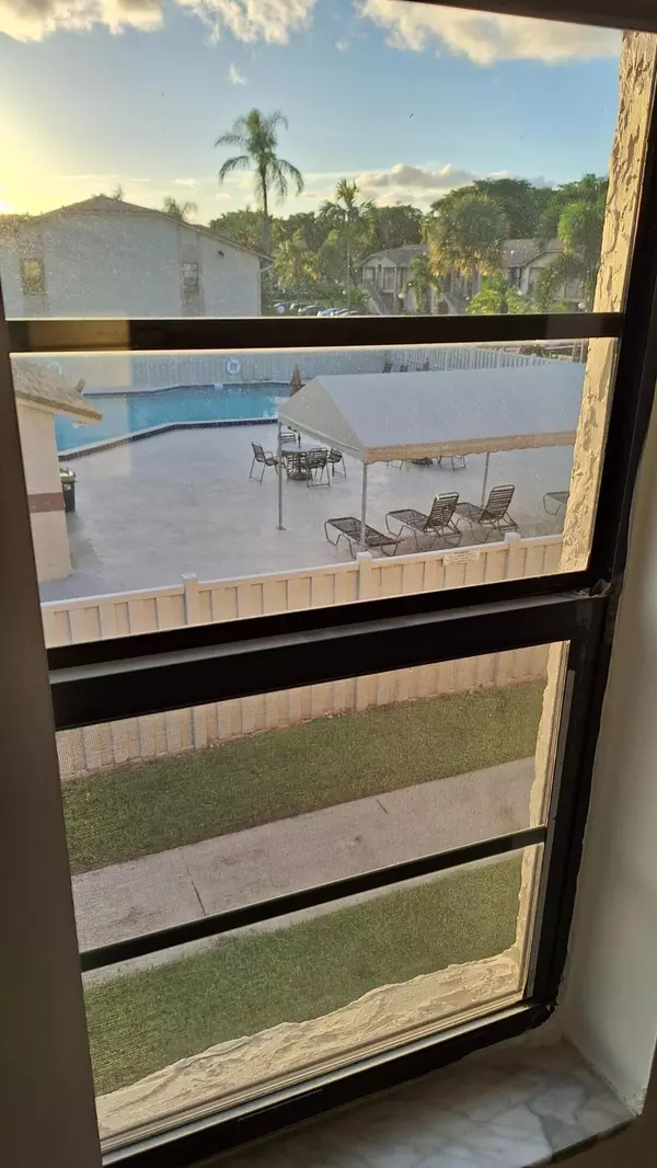 Boca Raton, FL 33428,9430 Boca Cove CIR 209