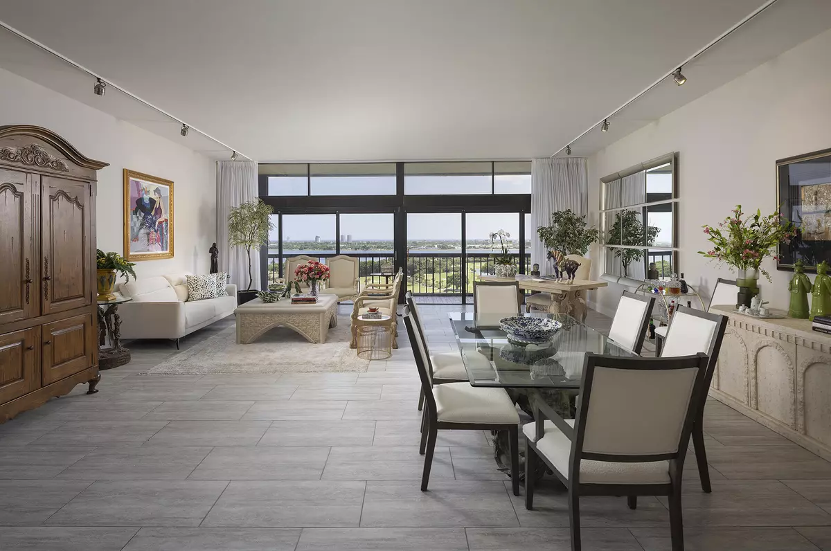 West Palm Beach, FL 33401,2450 Presidential WAY Ph7