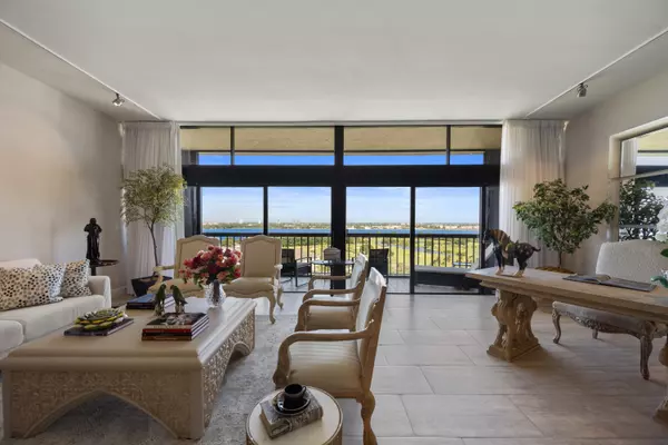 West Palm Beach, FL 33401,2450 Presidential WAY Ph7