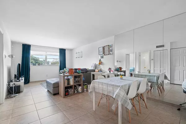 Boca Raton, FL 33432,600 SW 2nd 2390 AVE 2390