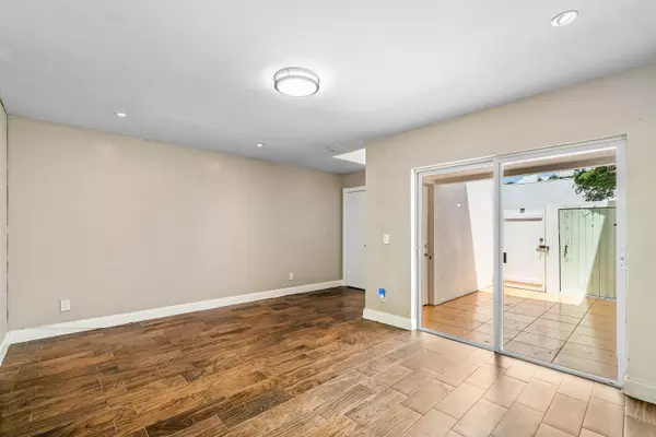 West Palm Beach, FL 33417,5090 Elmhurst RD E