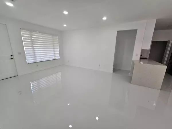 Palm Springs, FL 33406,3545 Forest Hill BLVD 15