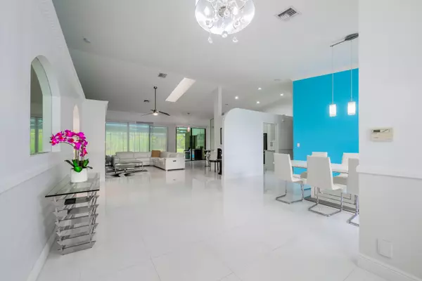 Royal Palm Beach, FL 33411,221 Cypress TRCE