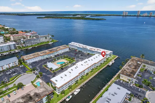 North Palm Beach, FL 33408,110 Shore CT 301