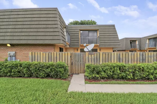 West Palm Beach, FL 33407,4208 42nd WAY