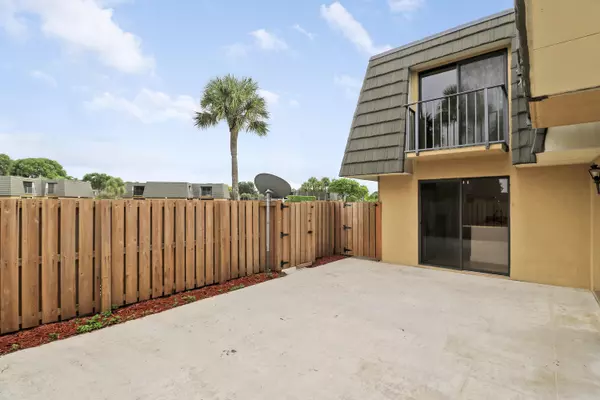 West Palm Beach, FL 33407,4208 42nd WAY