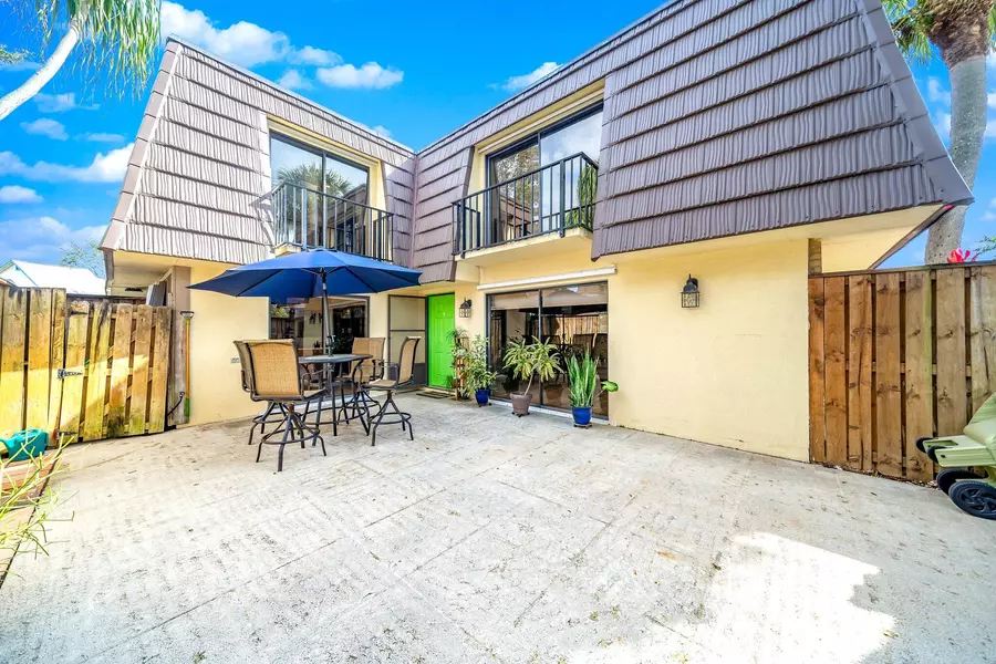 310 3rd CT, Palm Beach Gardens, FL 33410