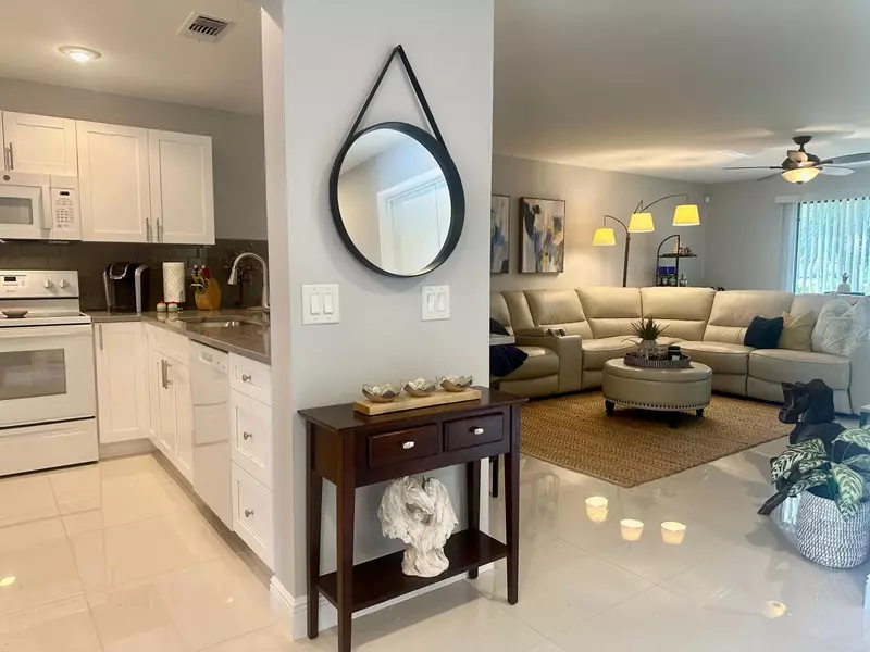 13095 Bel Haven CT 9, Wellington, FL 33414