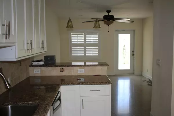 Ocean Ridge, FL 33435,42 Douglas DR
