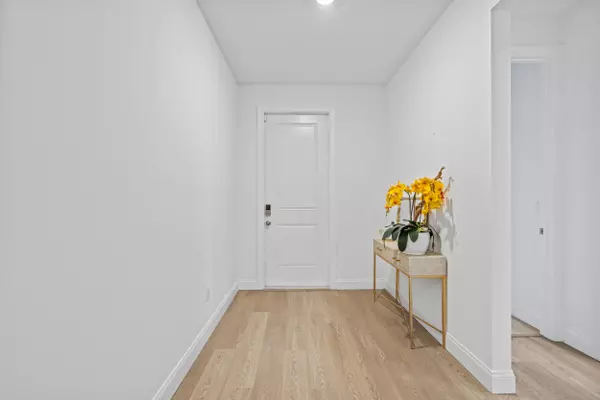 Port Saint Lucie, FL 34986,8906 Dahlia Cir