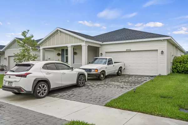 Port Saint Lucie, FL 34986,8906 Dahlia Cir