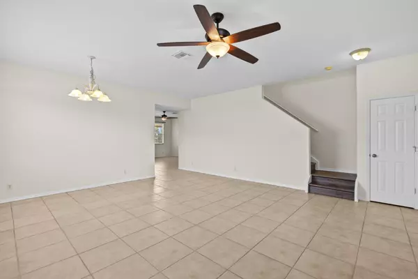 Port Saint Lucie, FL 34953,864 SW Java AVE