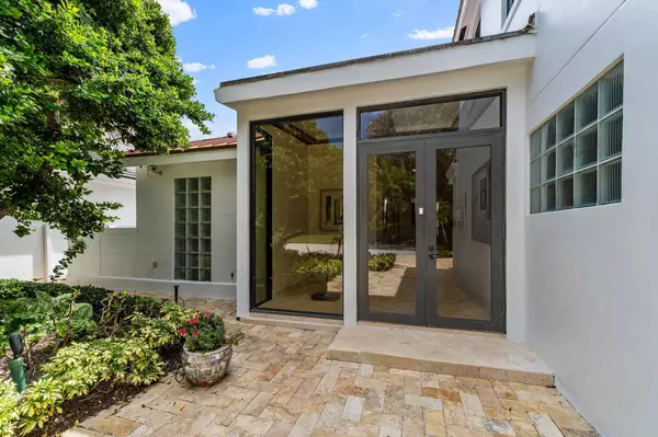 Palm Beach Gardens, FL 33410,2667 Marseilles DR