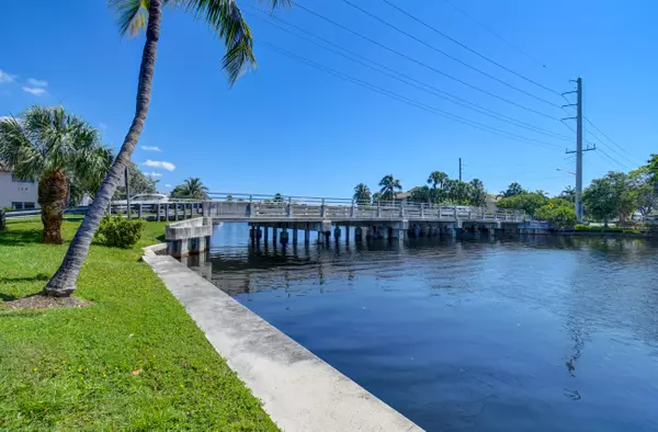 Pompano Beach, FL 33060,170 Cypress Club DR 734